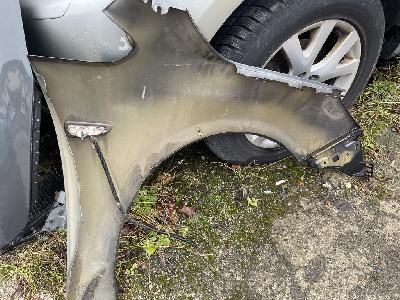 Blatník Opel Astra levý přední rok 2012