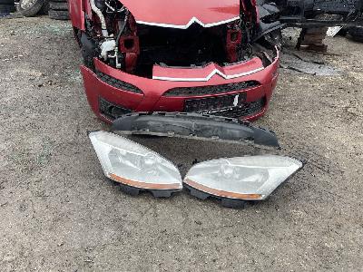 Náhradní díly z Citroen C4 Picasso rok 2010, světla, dveře, nárazník