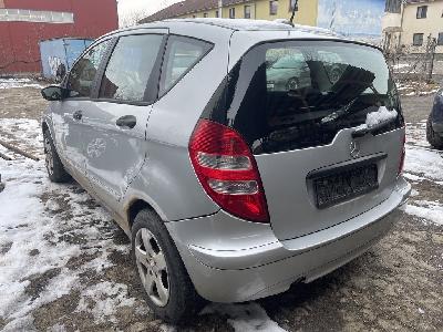 Náhradní díly z Mercedes A150