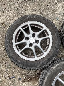 Alu kola i s pneu na Toyota Yaris 175/66 R14 