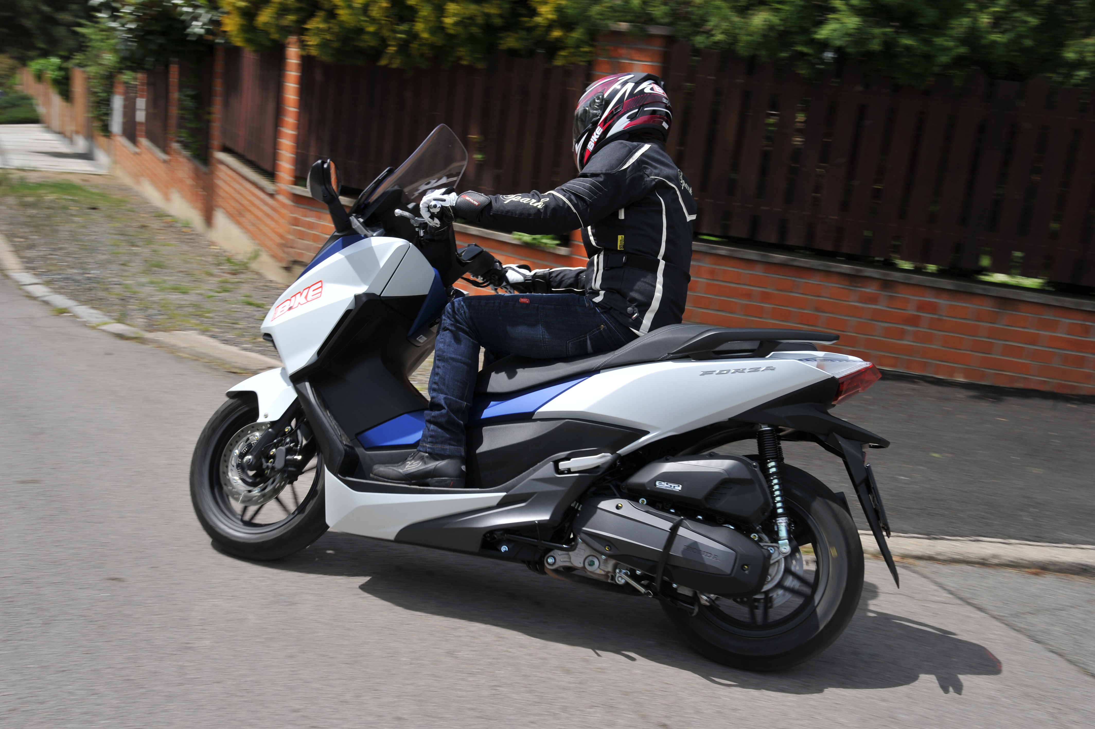 TEST: Honda Forza 125
