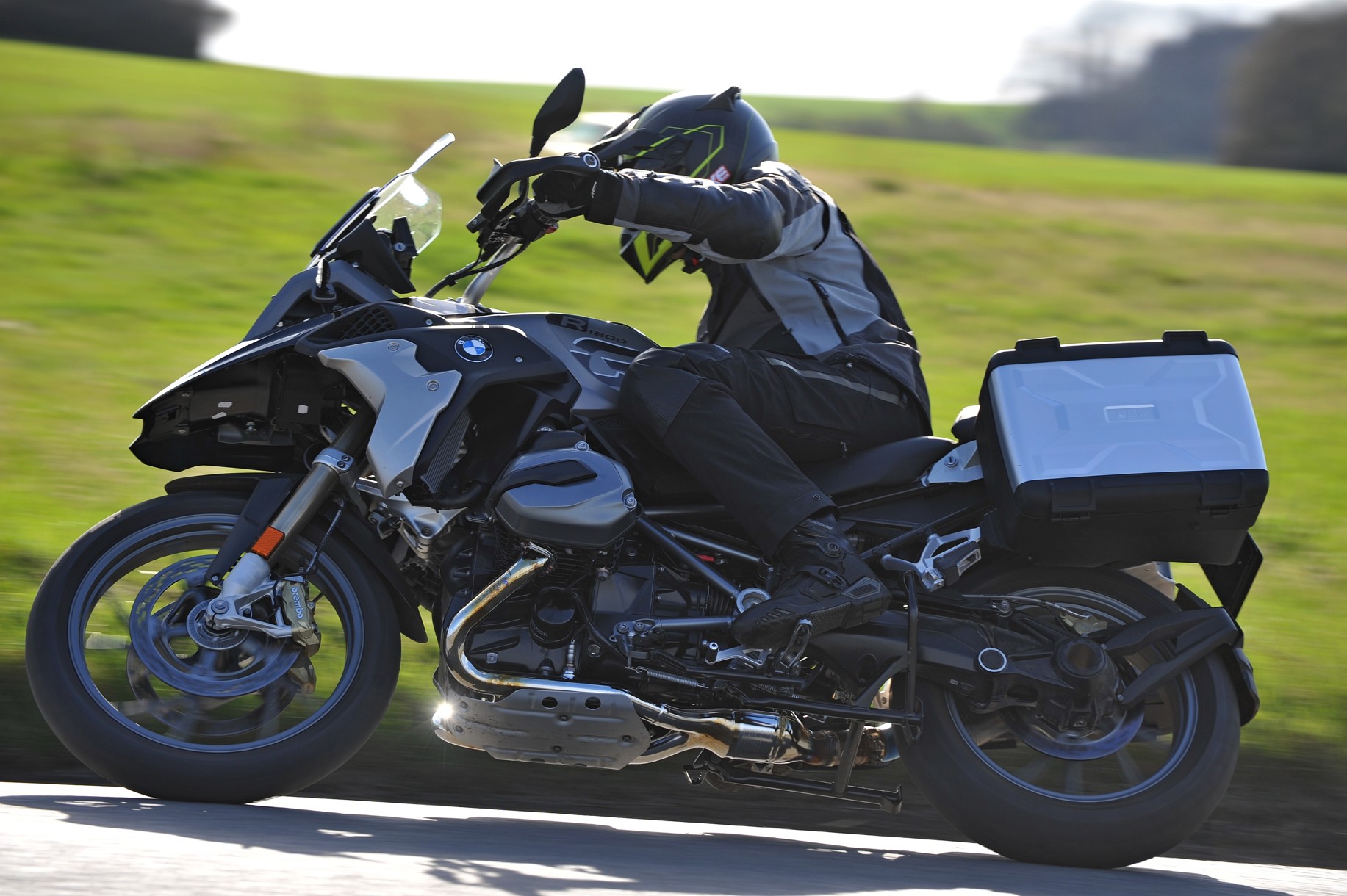 TEST: BMW R1200GS Exclusive TEST: BMW R1200GS Exclusive
