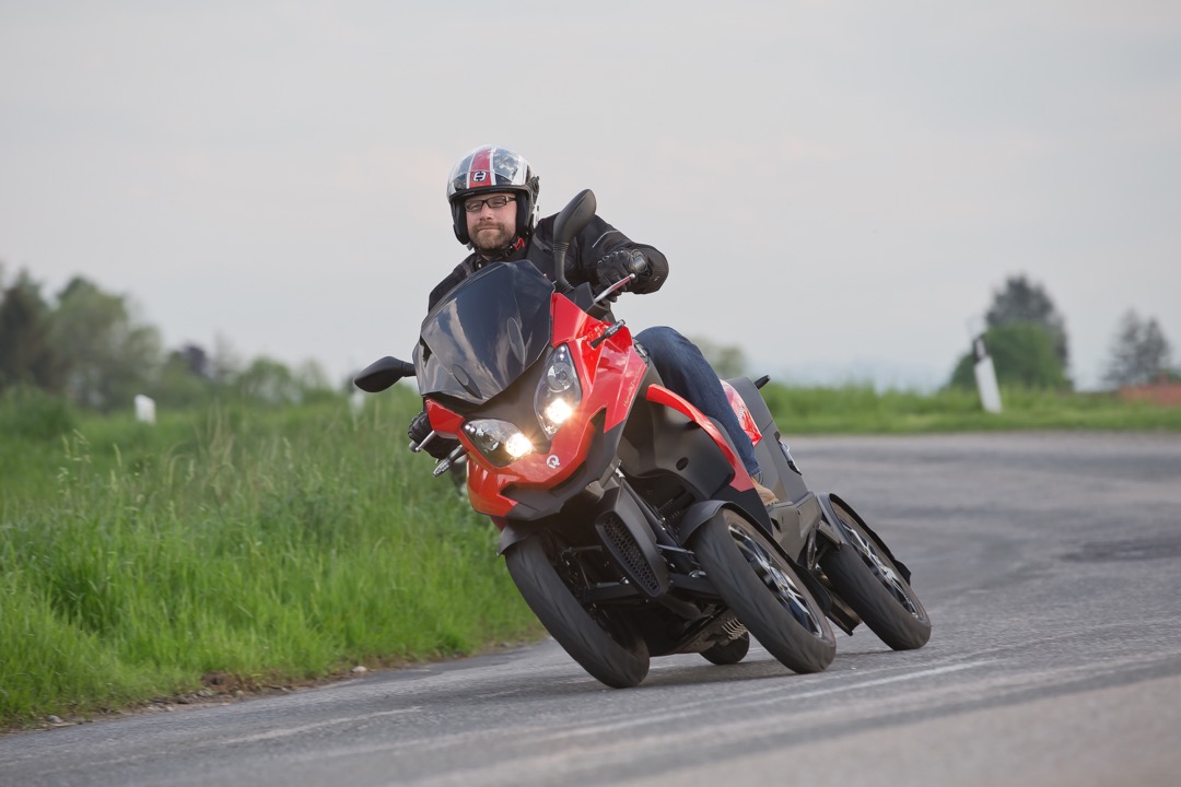 Čtyřkolov&yacute; sk&uacute;tr Quadro4