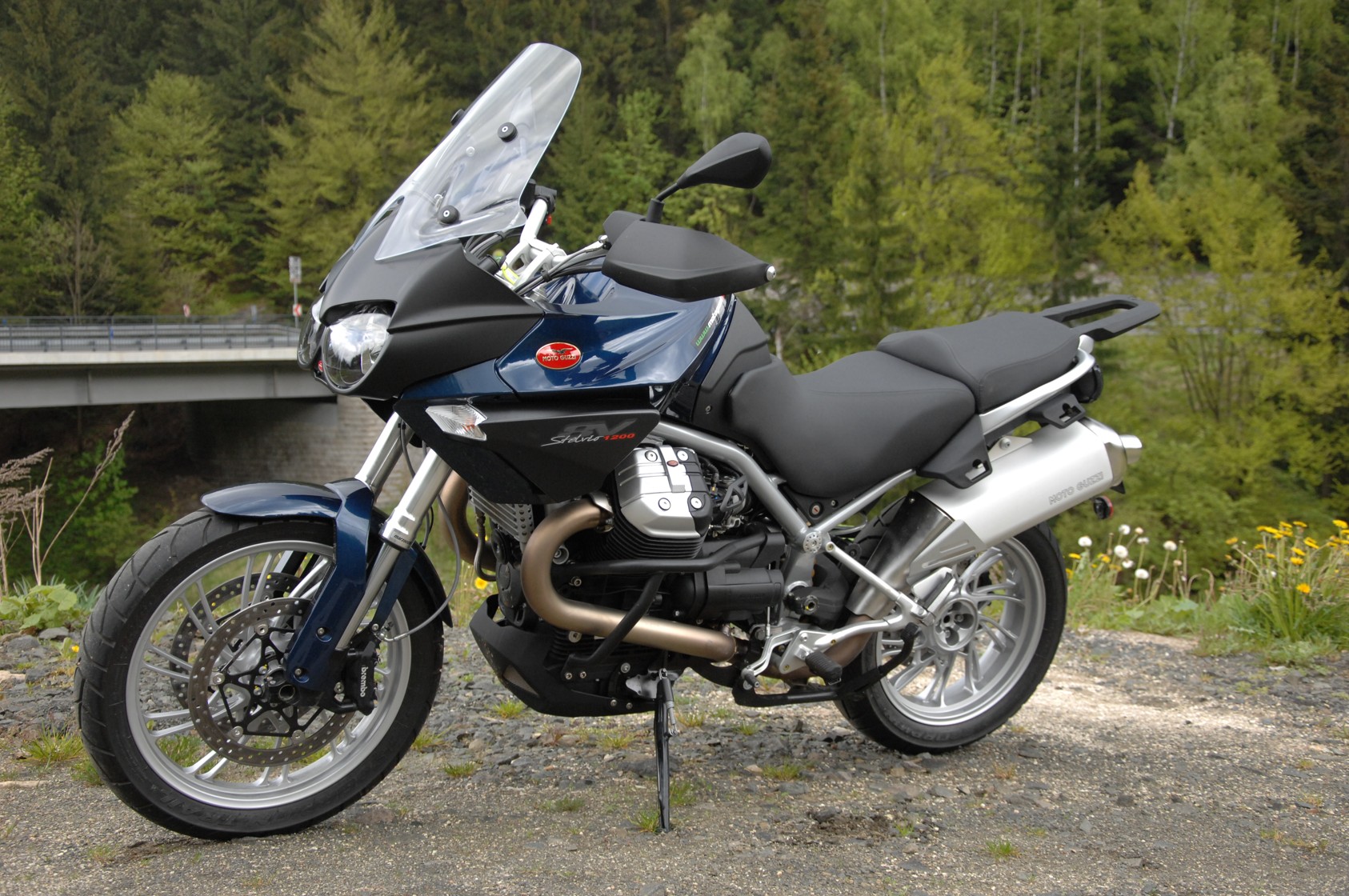 TEST: Něžn&yacute; obr Moto Guzzi Stelvio NTX 1200 8V ABS