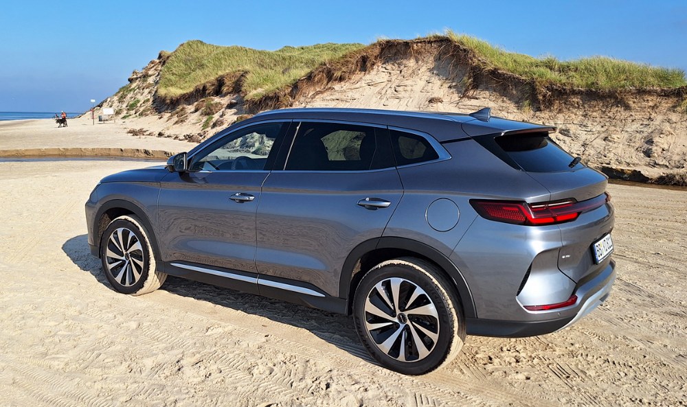 BYD Seal U DM-i Design &ndash; Kulh&aacute;n&iacute;m vpřed