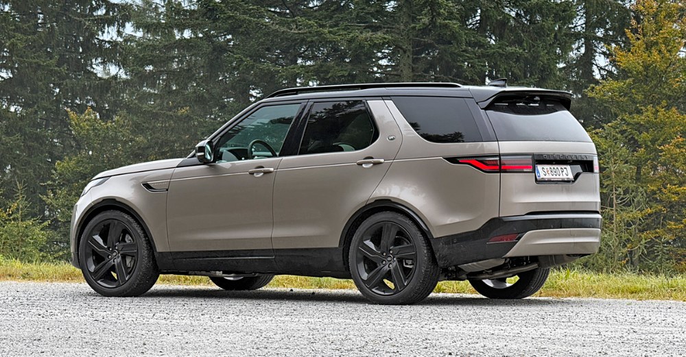 Land Rover Discovery D250 – Vysoko nad věcí Land Rover Discovery D250 – Vysoko nad věcí