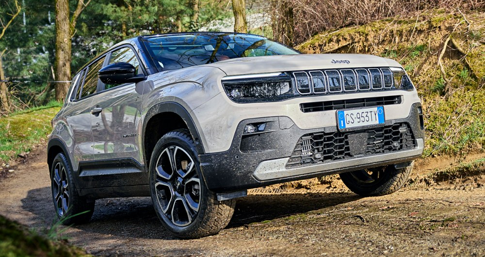 Jeep Avenger 1.2 Turbo a e-Hybrid &ndash; Stř&iacute;zliv&aacute; nab&iacute;dka